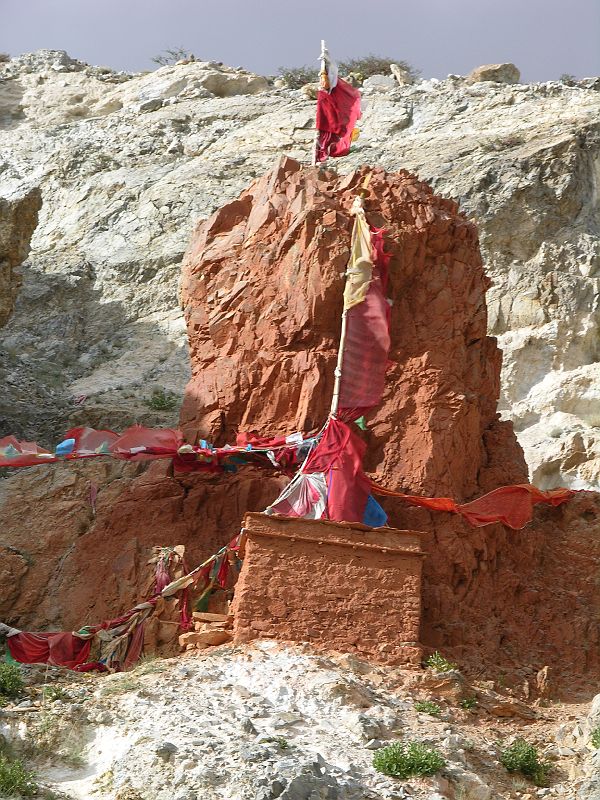 Tibet Kailash 06 Tirthapuri 09 Shiva Lingm